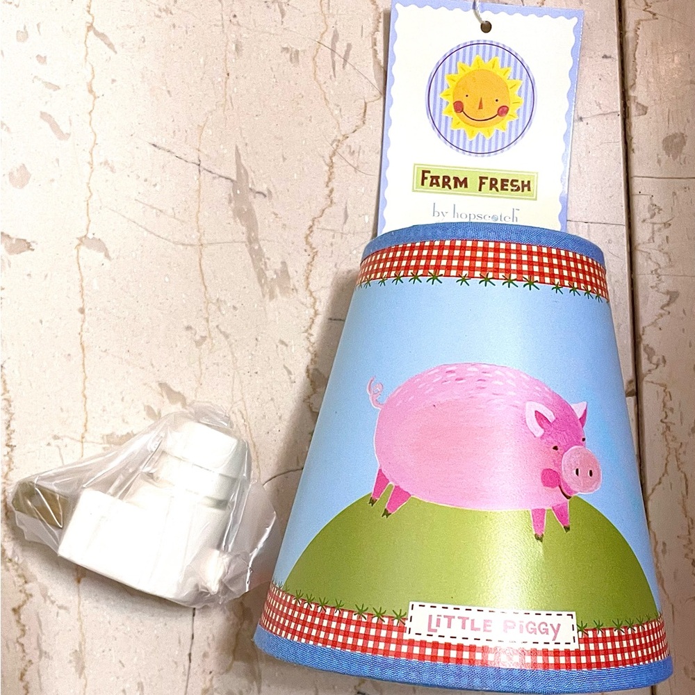 LITTLE PIGGY Nightlight FARM FRESH by Hopscotch, brand new with box